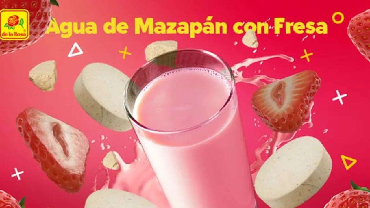 Agua de Mazapán con Fresa: Receta por Dulces de la Rosa