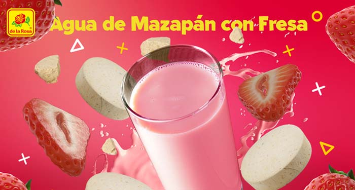 Agua de Mazapán con Fresa: Receta por Dulces de la Rosa