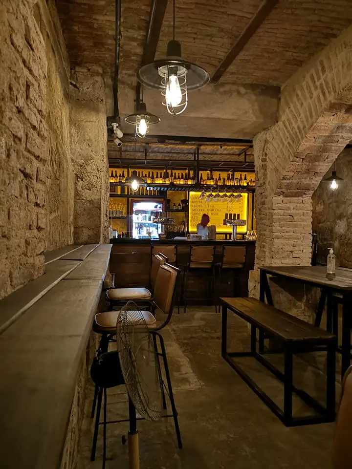 Conoce el bar de 12 metros bajo tierra de Guadalajara